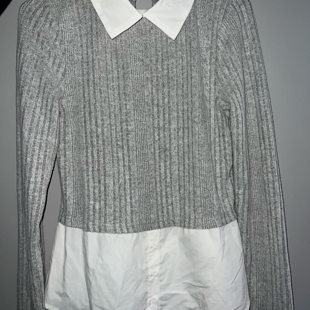 Gray Ribbed Sweater with White Collar
